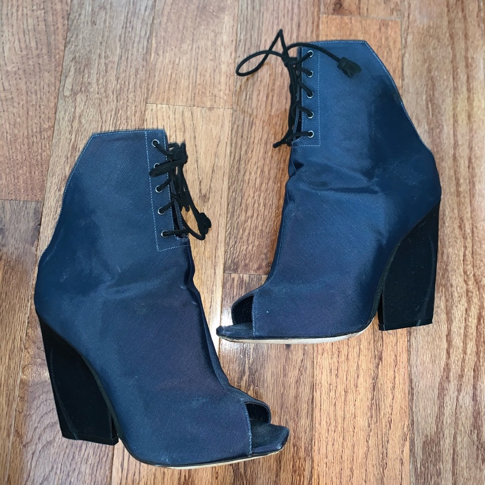 🚨SOLD🚨 RARE Christian DIOR booties 38/8